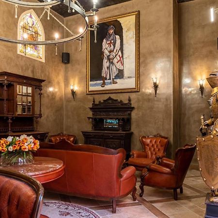 Alchemist Residence Von Goldenburg Belashtitsa ภายนอก รูปภาพ