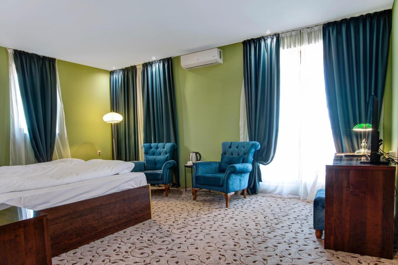 Alchemist Residence Von Goldenburg Belashtitsa ภายนอก รูปภาพ