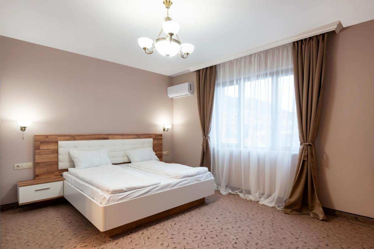 Alchemist Residence Von Goldenburg Belashtitsa ภายนอก รูปภาพ