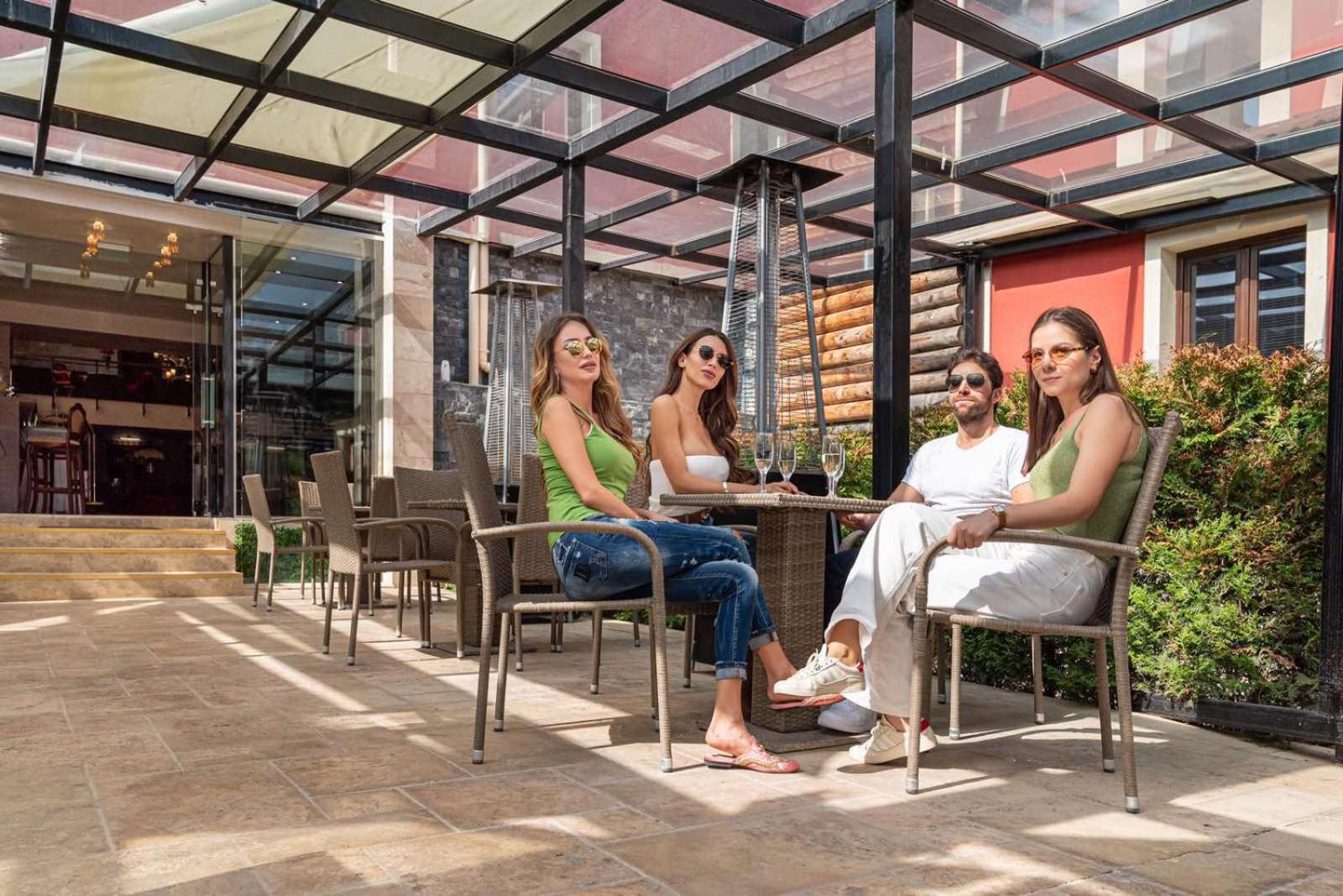 Alchemist Residence Von Goldenburg Belashtitsa ภายนอก รูปภาพ
